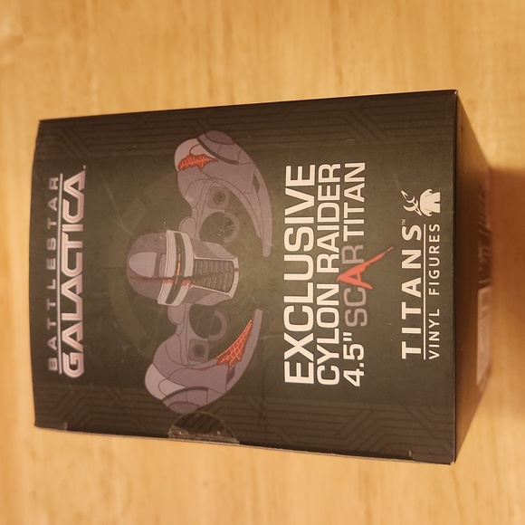 Battlestar Galactica Cylon Raider Ship Scar Titan 4.5” 2016 Loot Crate nib - Picture 4 of 7